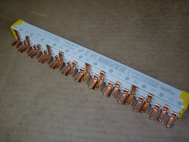 A9X PH712 Stift-Kammschiene 3-polig + N in 9mm-Schrittweite, 12TE