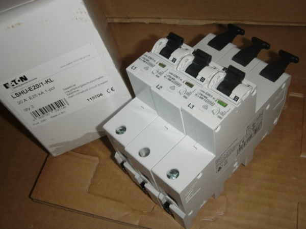 LSHU-E20/1-KL (L1/L2/L3) SLS/SHU-Schalter 16A 1pol. mit Adapter (Pack á 3 Stück für L1/L2/L3)
