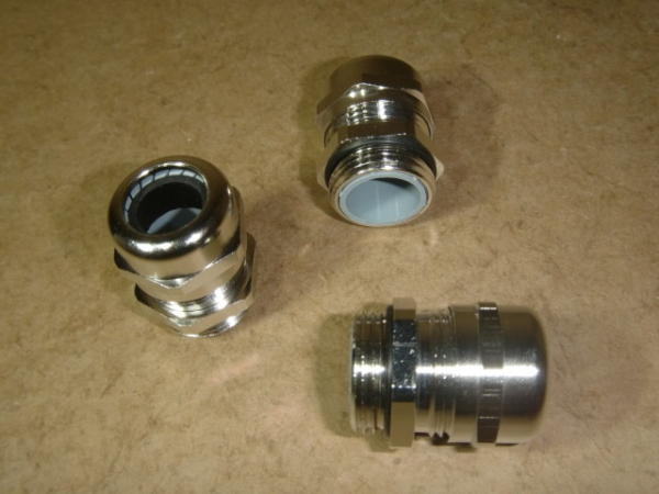 2234 M20 IPON-Kabelverschraubung Messing vernickelt für KD: 8-13mm, IP68