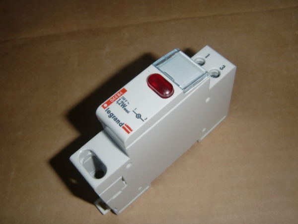 044 84 Lichtsignal / Meldeleuchte 230VAC 1,2W rot