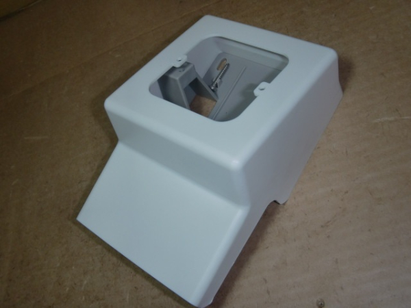 NP 42820 Geräteträger leer für Sockelleistenkanal 20x70 reinweiß RAL 9010