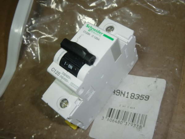 A9N 18359 Leitungsschutzschalter C120N 1pol C 125A