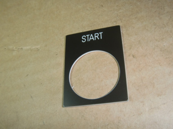 ZB2 BY2303 Unterlegeschild schwarz, weiß graviert START