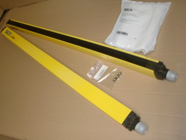 C40P-0901CB010 Sicherheits-Lichtvorhang-Set C4000 advanced, 24VDC, 900mm / 14mm, 2x pnp, Sender + Receiver