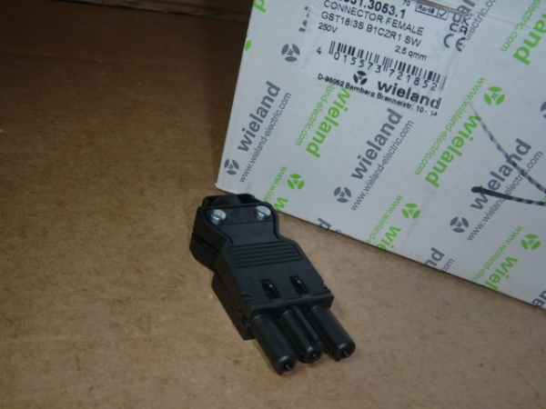 GST18I3S B1CZR1 SW konfektionierbare Buchse GST18I3, schwarz